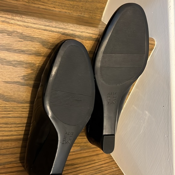 Naturalizer Black Patent Leather Pilar Wedge Pump Shoes Size 9.5 - Picture 4 of 5